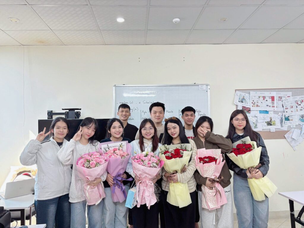 Cô giáo Trâm Wirlink và các học sinh