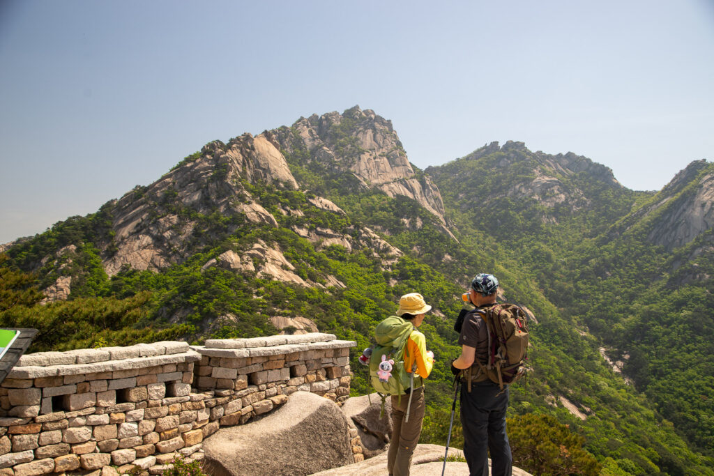 Leo núi là hoạt động thường gặp của người dân Hàn Quốc