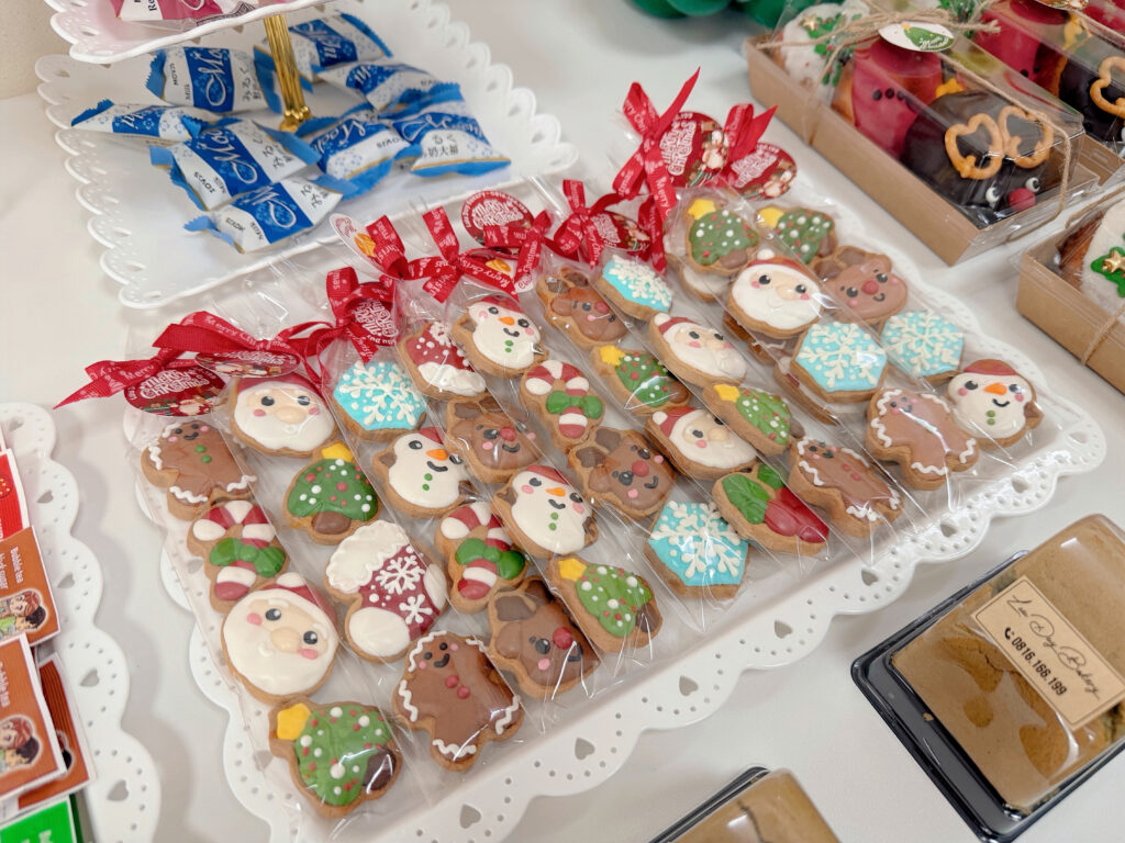 Những chiếc bánh quy ấm áp tặng kèm thật nhiều tình cảm